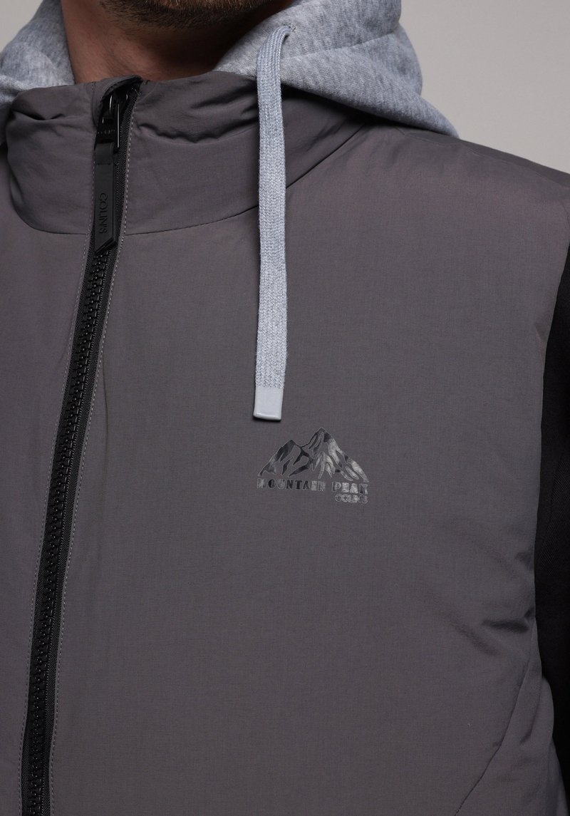 Imagine a Vesta De Barbati  Regular Fit  Cl1077695