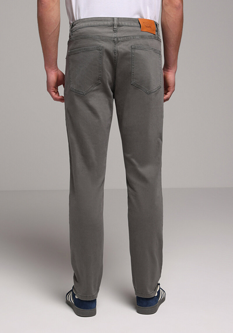 Imagine a Pantaloni De Barbati Kaki Regular Fit Cl1078135