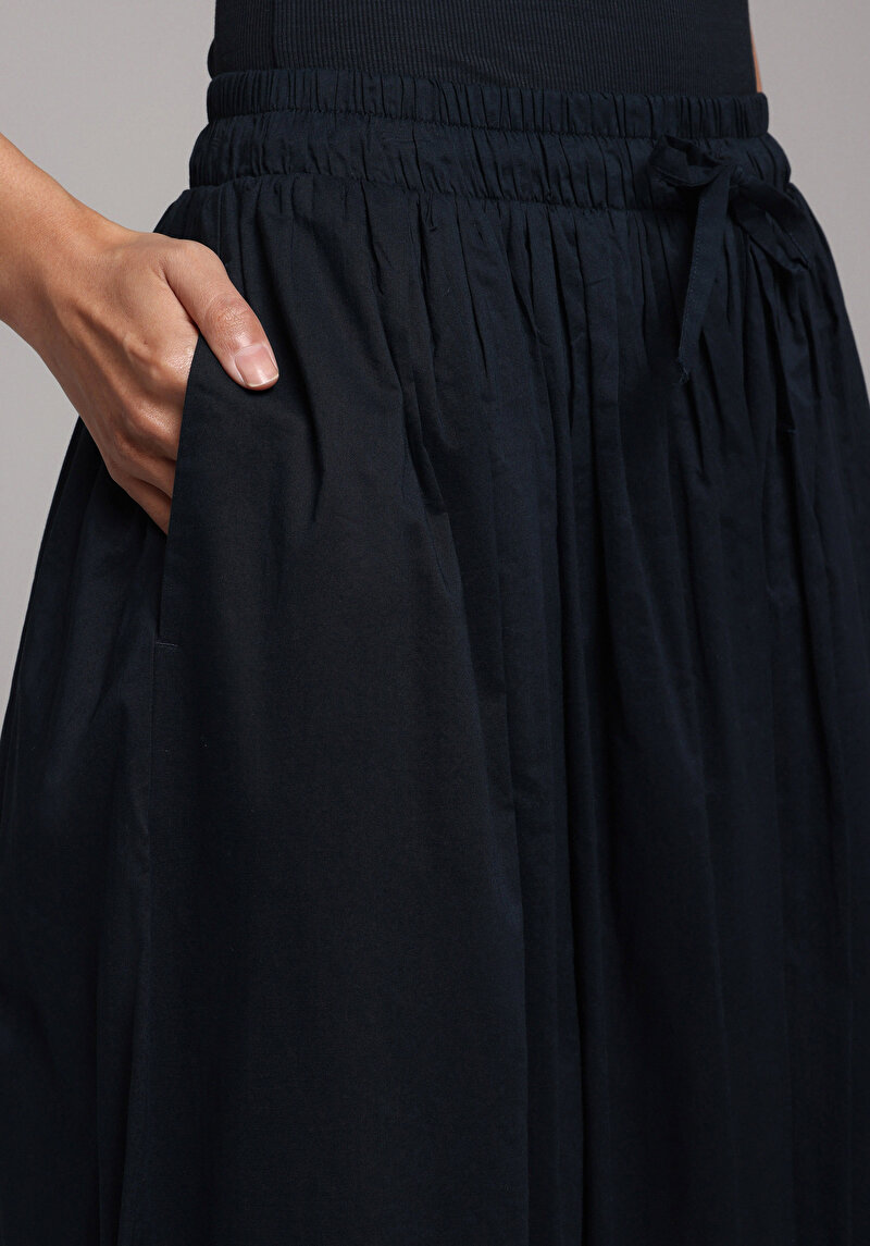 Imagine a Fusta De Dama Albastru Marin Midi  Cl1079186