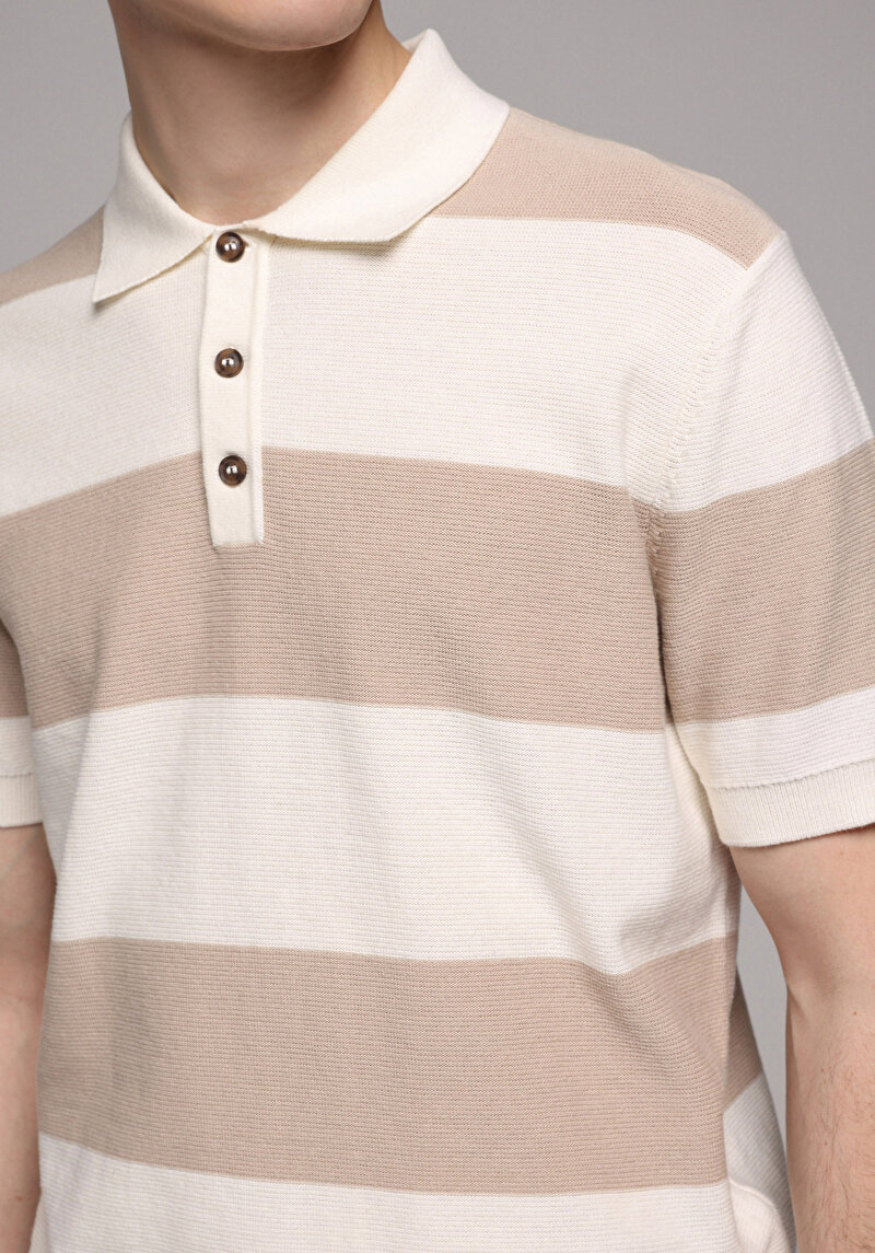 Imagine a Pulover Cu Mâneci Scurte De Barbati Bej Regular Fit Cl1077622