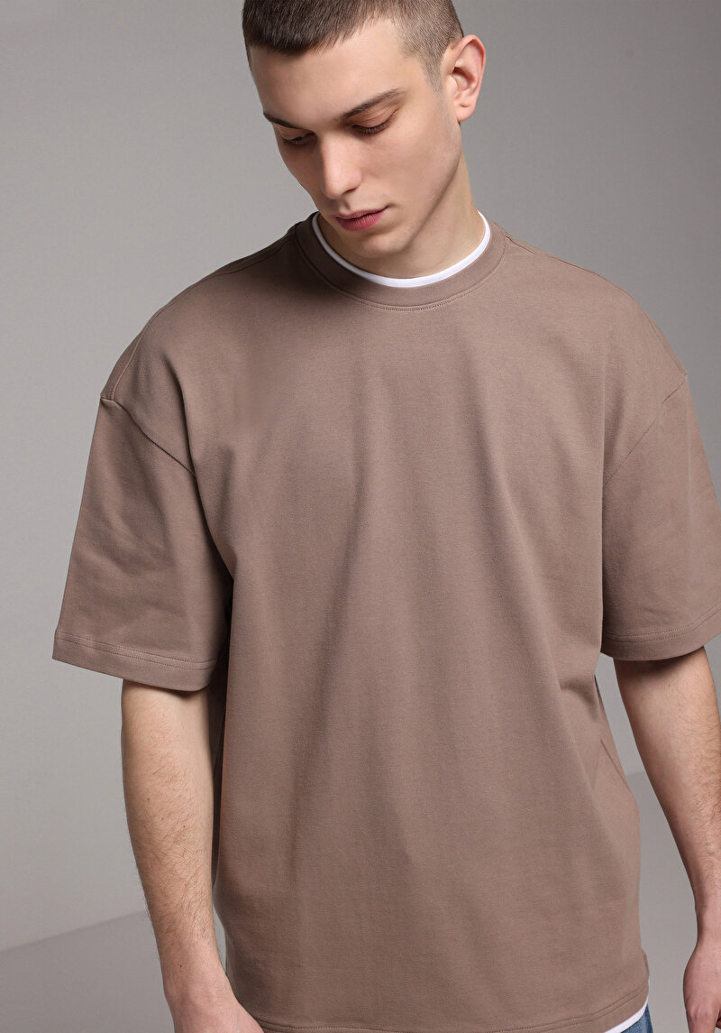 Imagine a Tricou Cu Maneca Scurta De Barbati Maro Oversize Fit  Cl1078804