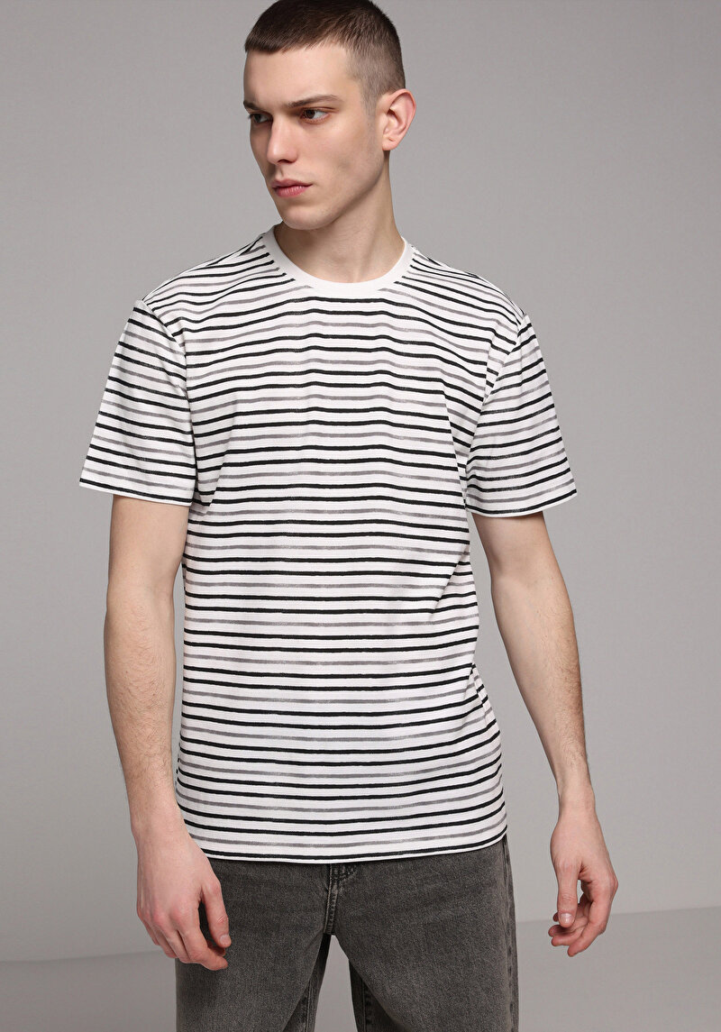 Imagine a Tricou Cu Maneca Scurta De Barbati  Regular Fit  Cl1079441