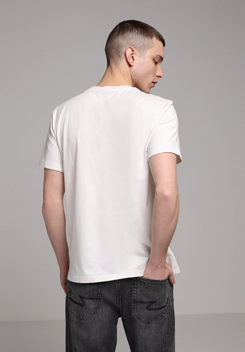 Imagine a Tricou Cu Maneca Scurta De Barbati Alb Regular Fit Cl1079724