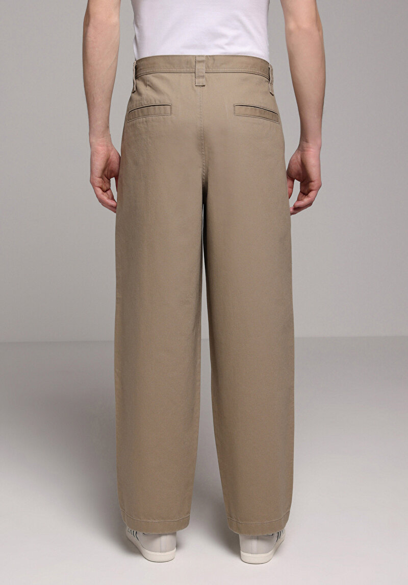 Imagine a Pantaloni De Barbati Bej Relaxed Fit Cl1077458