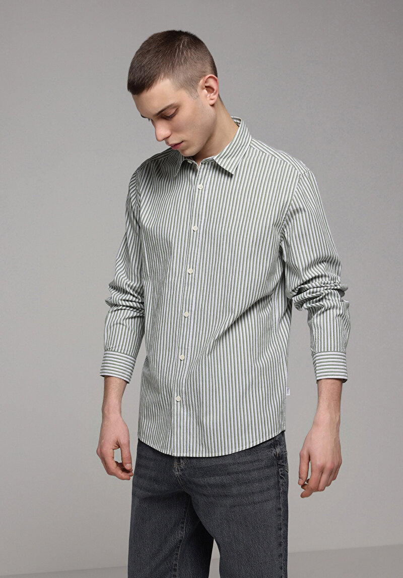 Imagine a Camasa Cu Maneca Lunga De Barbati Verde Regular Fit Cl1078078