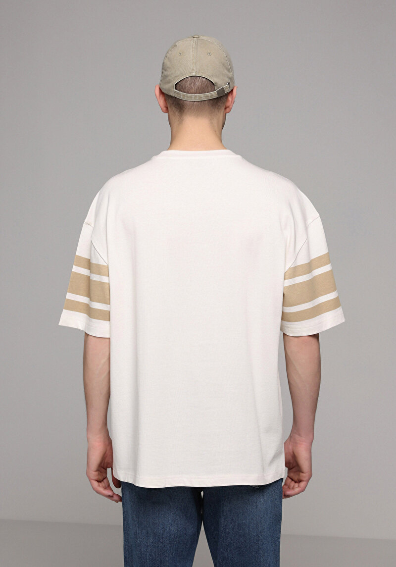 Imagine a Tricou Cu Maneca Scurta De Barbati Ecru Oversize Fit  Cl1078660