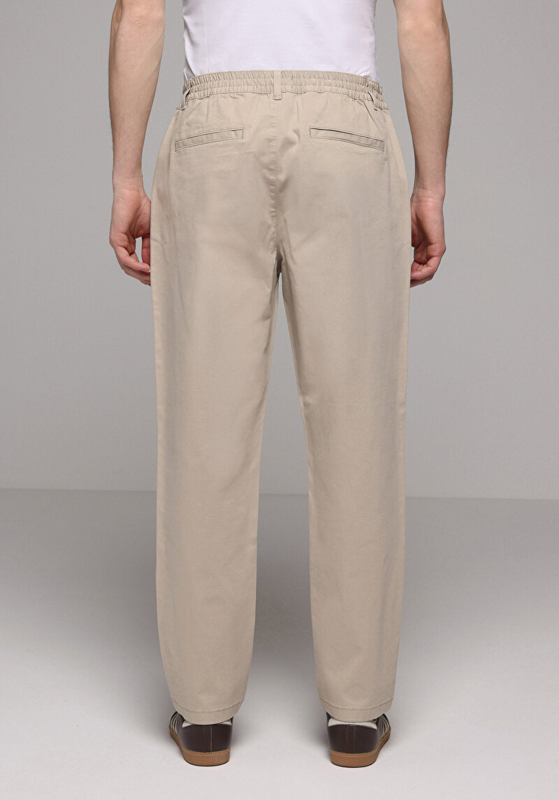 Imagine a Pantaloni De Barbati Bej Regular Fit  Cl1079372