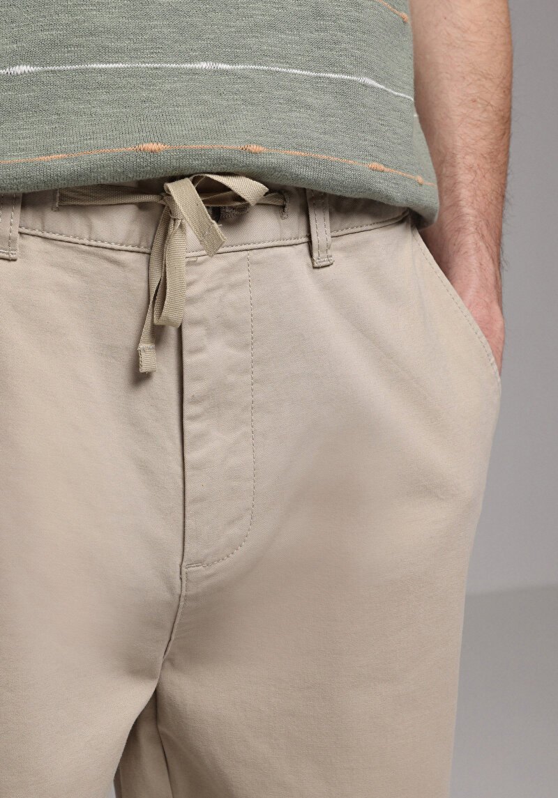 Imagine a Pantaloni De Barbati Bej Regular Fit  Cl1079372