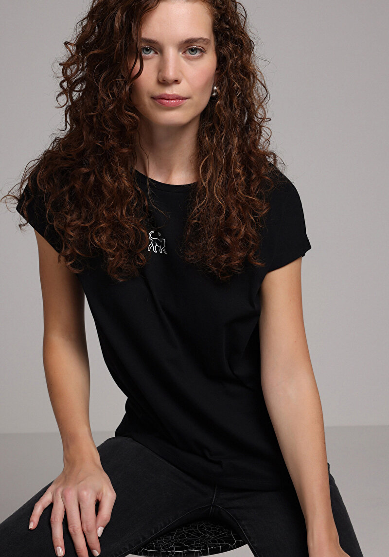 Imagine a Tricou Cu Maneca Scurta De Dama Negru Regular Fit Cl1079352