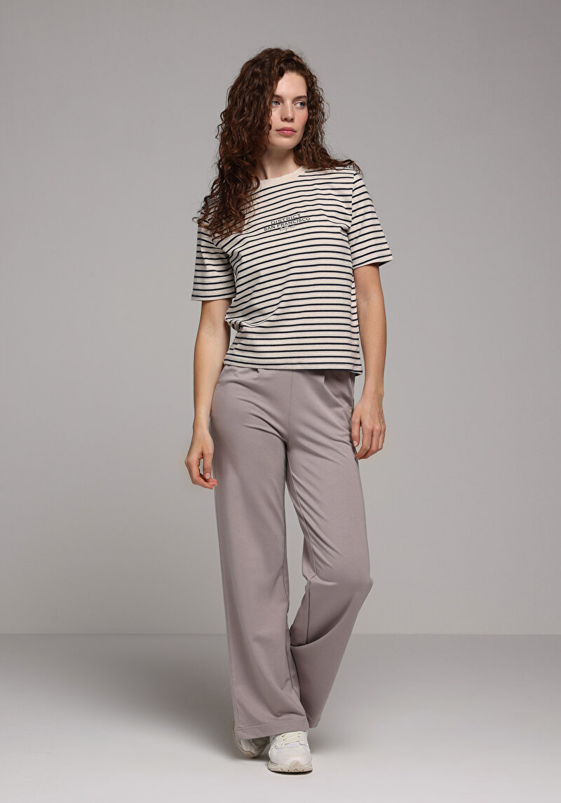 Imagine a Pantaloni De Trening De Dama Regular Fit Cl1079603