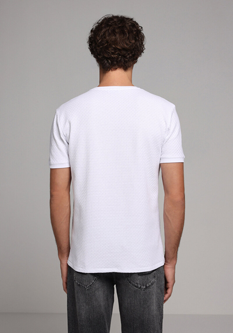 Imagine a Tricou Cu Maneca Scurta De Barbati Alb Regular Fit  Cl1077331