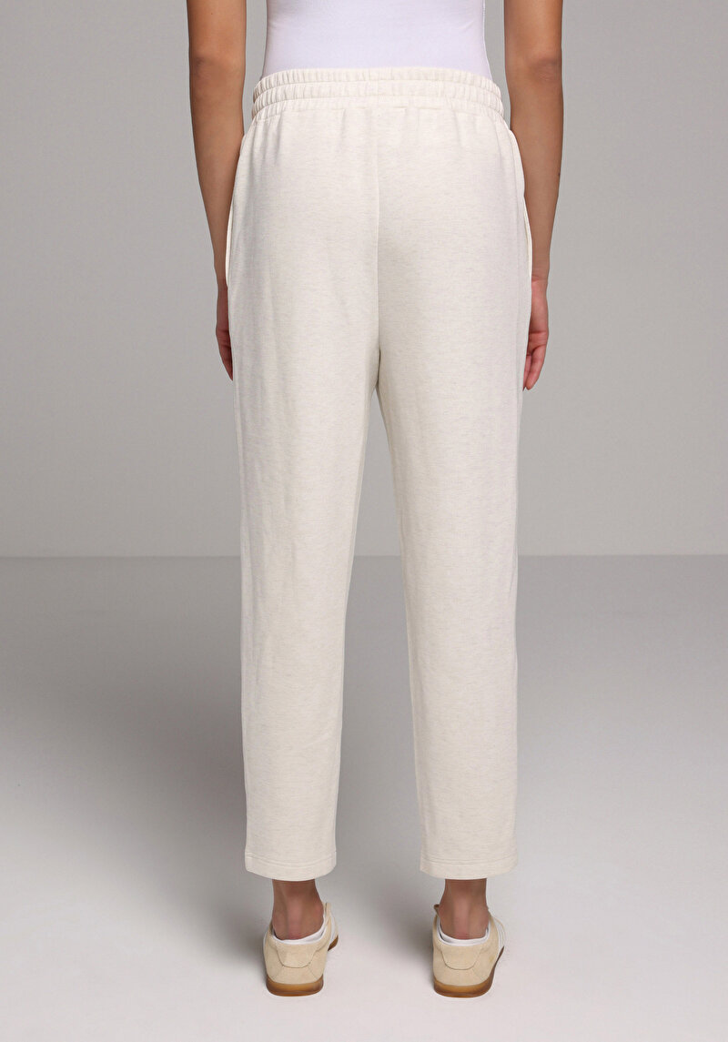 Imagine a Pantaloni De Trening De Dama Ecru Regular Fit Cl1079047