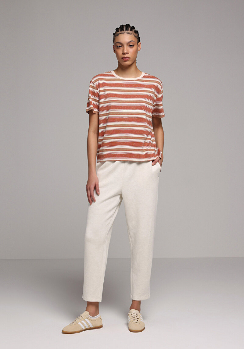 Imagine a Pantaloni De Trening De Dama Ecru Regular Fit Cl1079047