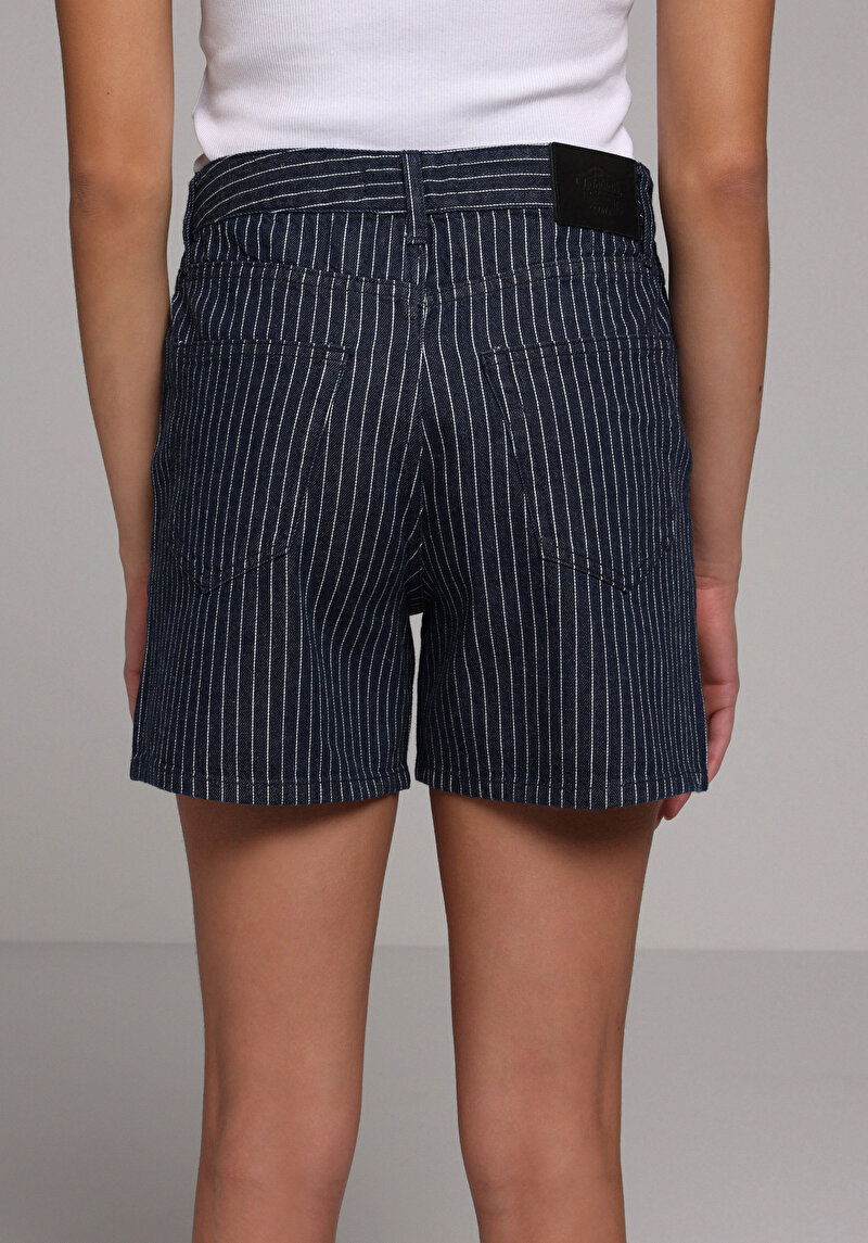 Imagine a Short / Pantaloni Scurti De Dama Regular Fit Cl1079872