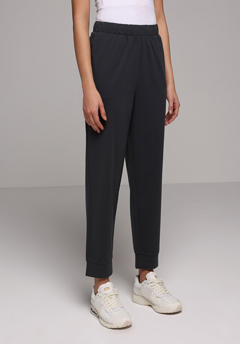 Afișați detalii pentru Pantaloni De Trening De Dama Antracit Regular Fit  Cl1078956