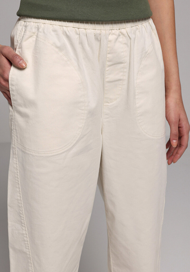 Imagine a Pantaloni De Dama Ecru Regular Fit  Cl1079169