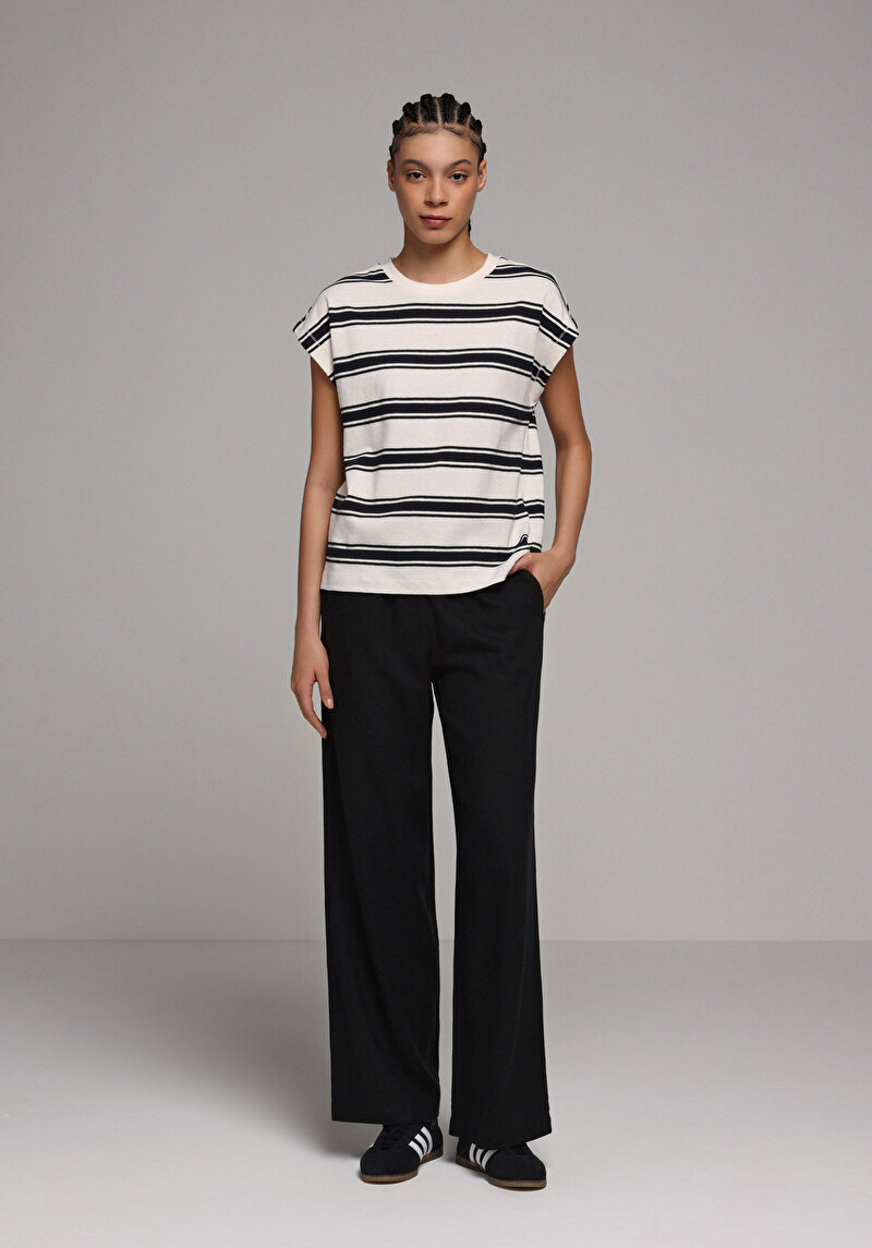 Imagine a Pantaloni De Dama Negru Regular Fit Cl1079432