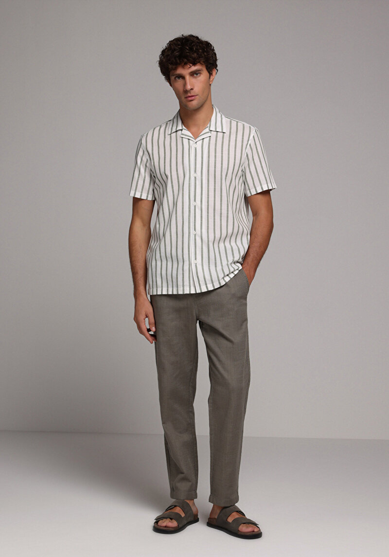 Imagine a Pantaloni De Barbati Verde Regular Fit Cl1078470