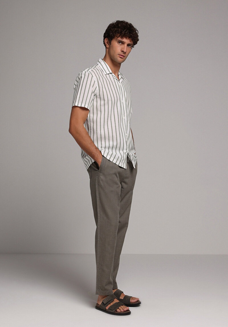 Imagine a Pantaloni De Barbati Verde Regular Fit Cl1078470