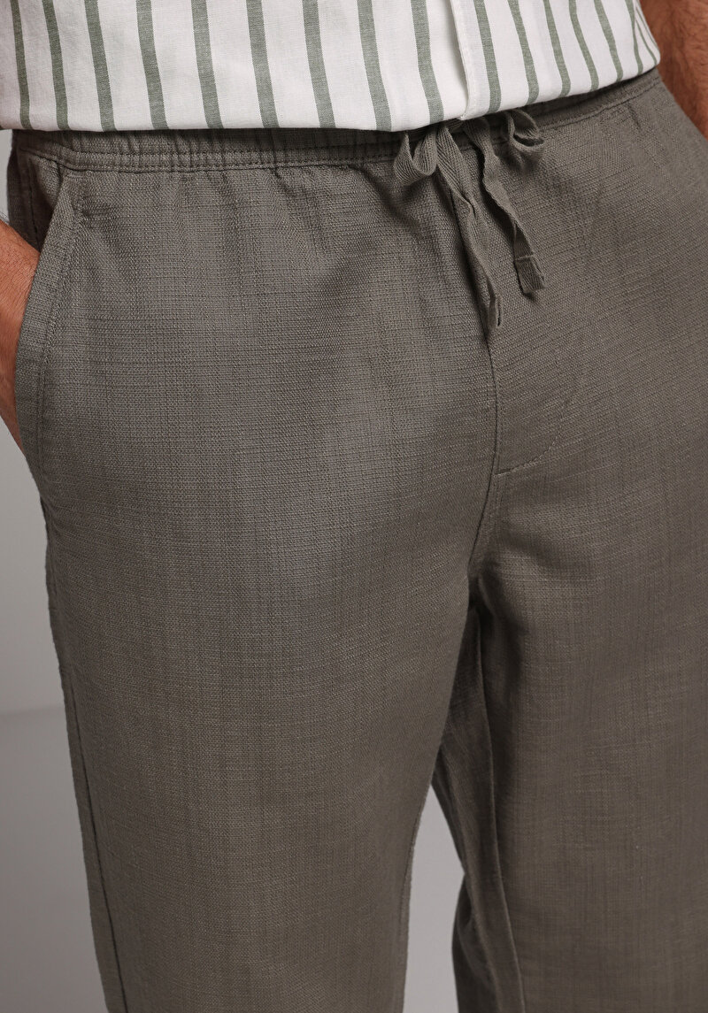 Imagine a Pantaloni De Barbati Verde Regular Fit  Cl1078470