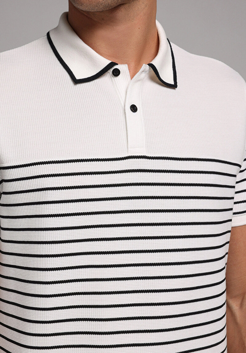 Imagine a Tricou Polo Cu Maneca Scurta De Barbati Alb Regular Fit Cl1079298