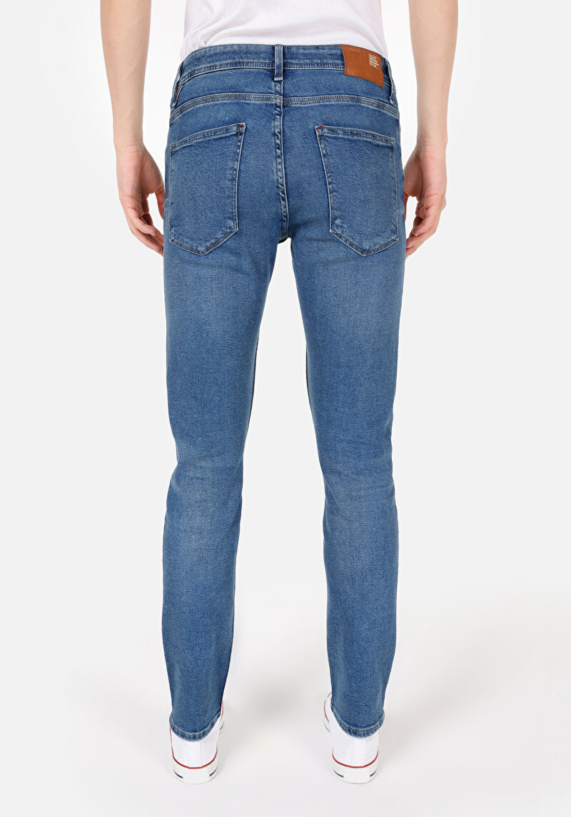 Afișați detalii pentru Pantaloni De Barbati Denim Straight Fit 044 Karl Cl1070545