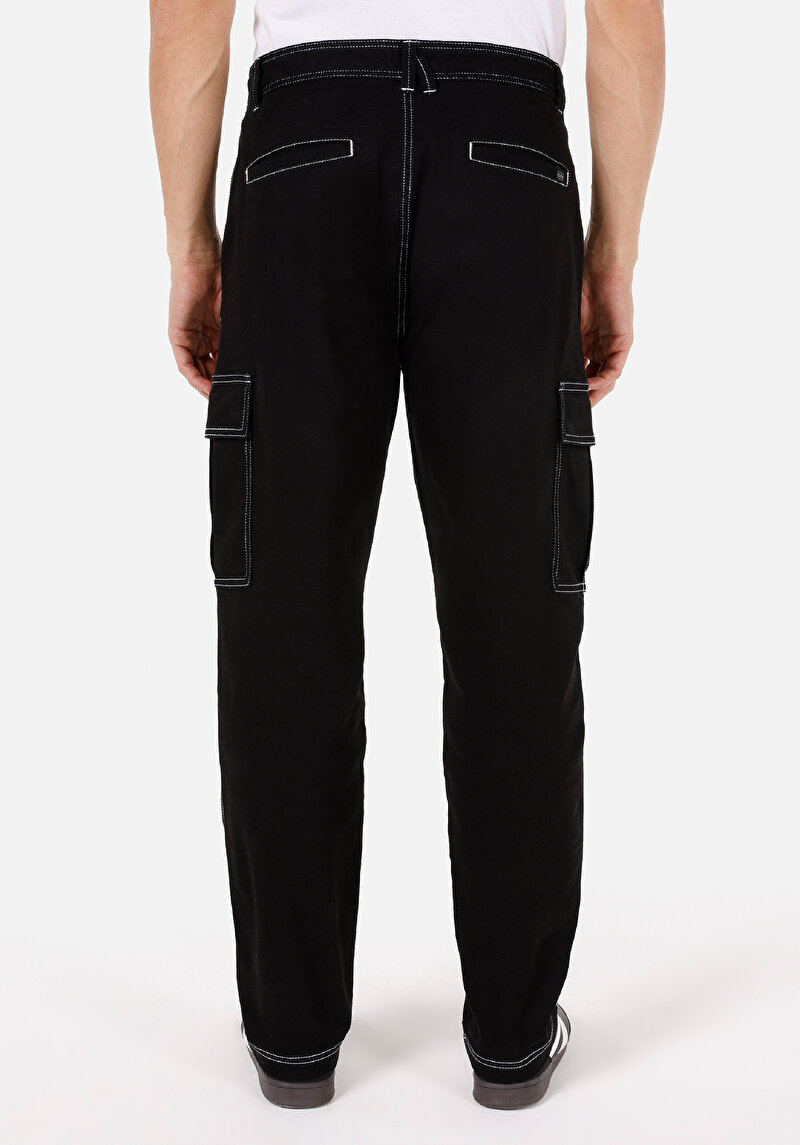 Imagine a Pantaloni De Barbati Negru Regular Fit  Cl1072470