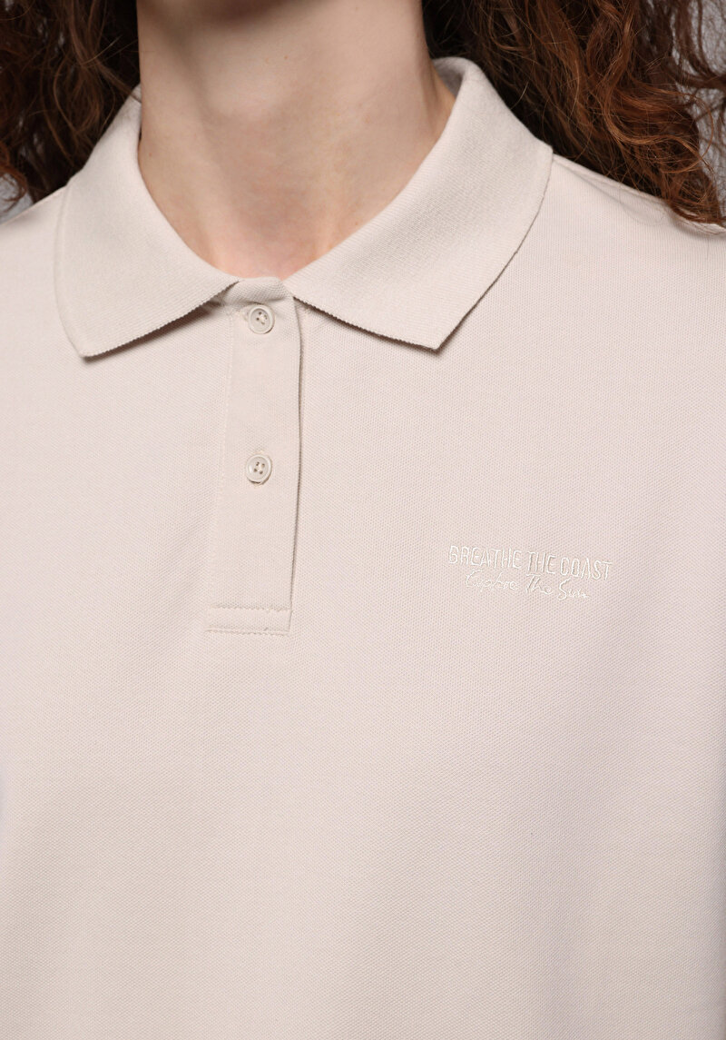 Imagine a Tricou Polo Cu Maneca Scurta De Dama Bej Regular Fit Cl1079303