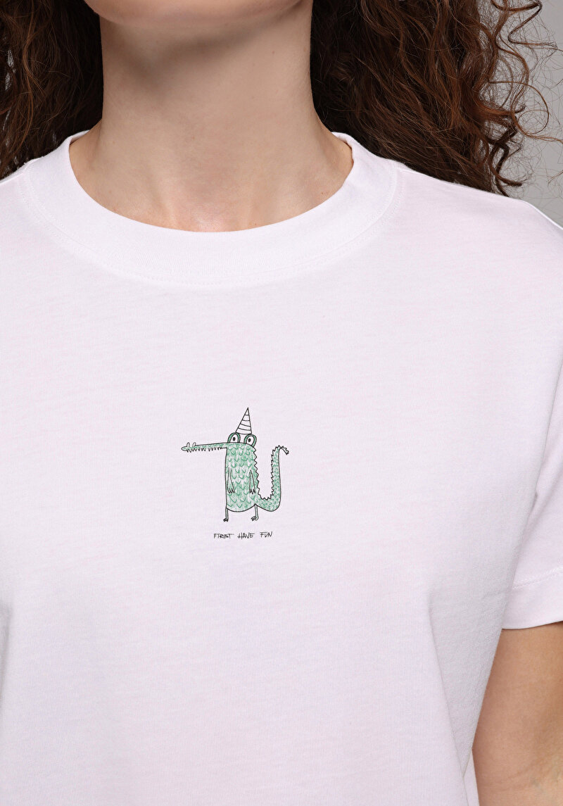 Imagine a Tricou Cu Maneca Scurta De Dama Alb Boxy Fit  Cl1078907