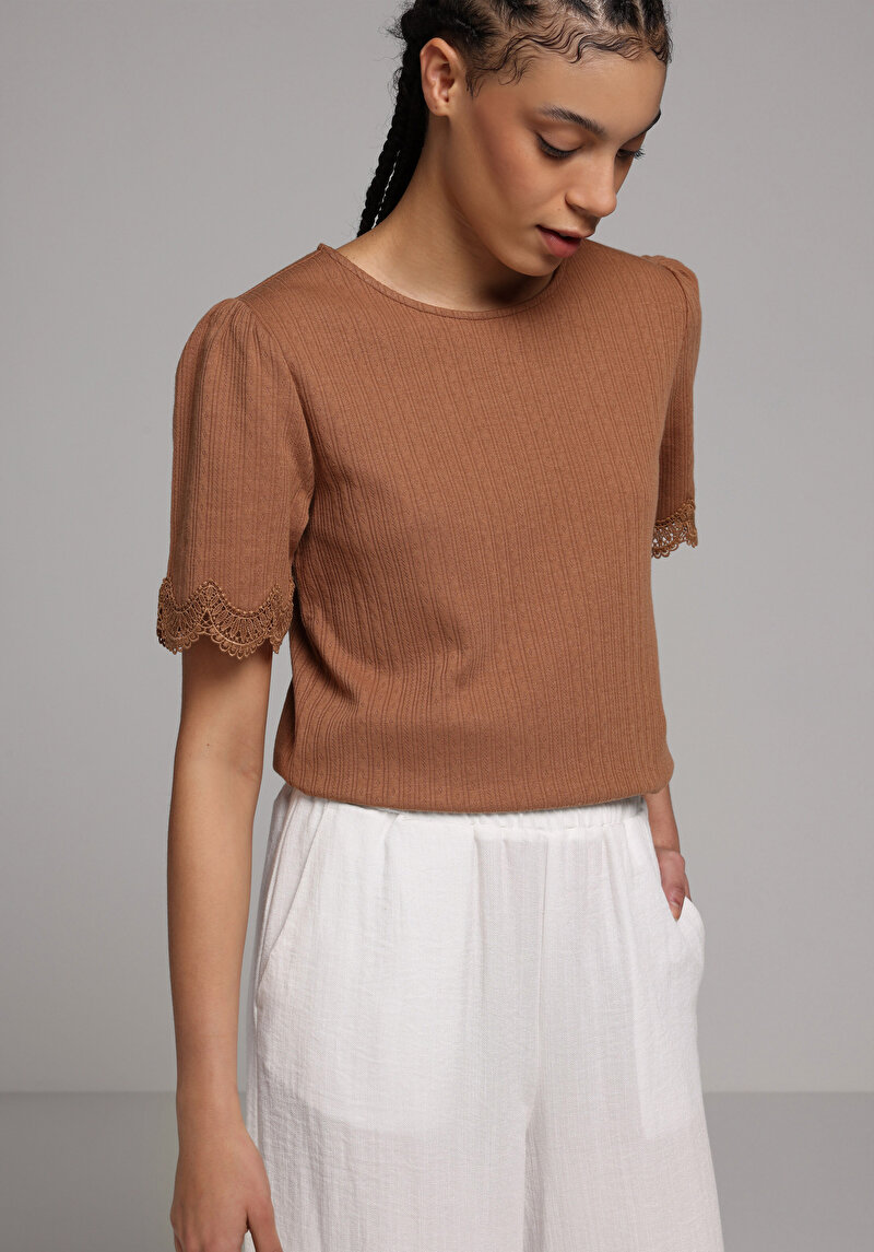 Imagine a Bluza Cu Maneca Scurta De Dama Maro Regular Fit  Cl1078768