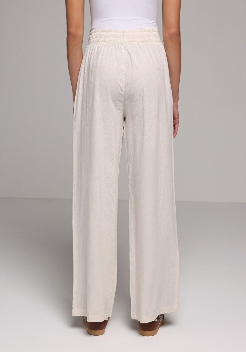 Imagine a Pantaloni De Dama Bej Regular Fit  Cl1079432