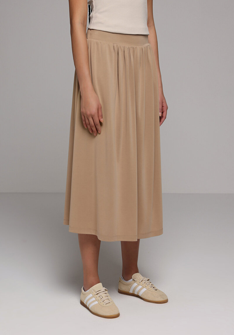 Imagine a Fusta De Dama Bej Regular Fit  Cl1078281