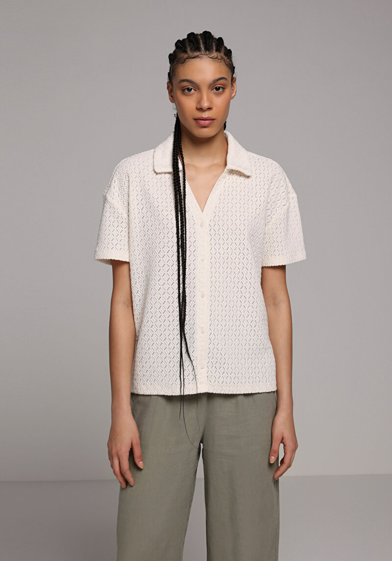 Imagine a Camasa Cu Maneca Scurta De Dama Ecru Regular Fit  Cl1078385