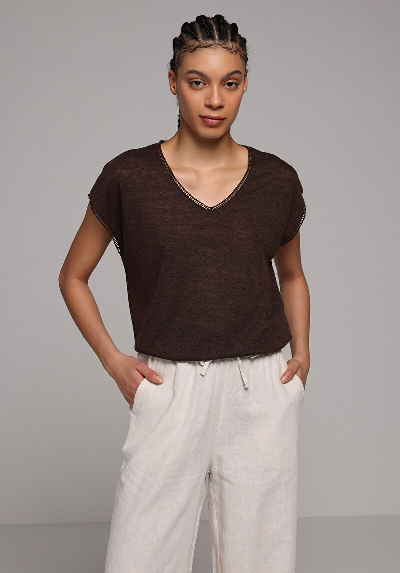 Imagine a Bluza Cu Maneca Scurta De Dama Maro Regular Fit  Cl1079150