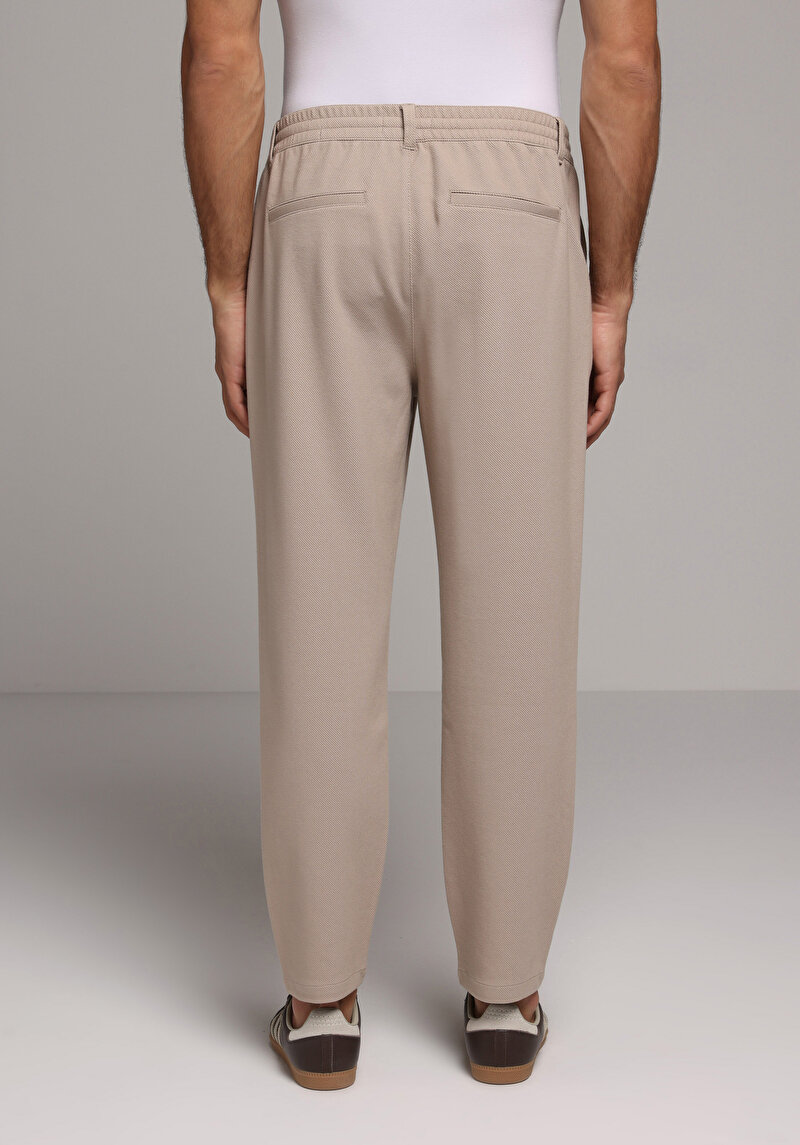 Imagine a Pantaloni De Barbati Bej Regular Fit  Cl1077421