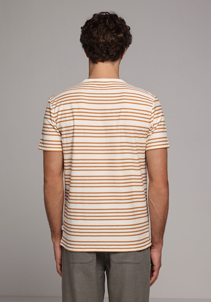 Imagine a Tricou Cu Maneca Scurta De Barbati Maro Regular Fit Cl1078512