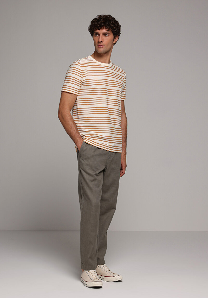 Imagine a Tricou Cu Maneca Scurta De Barbati Maro Regular Fit Cl1078512
