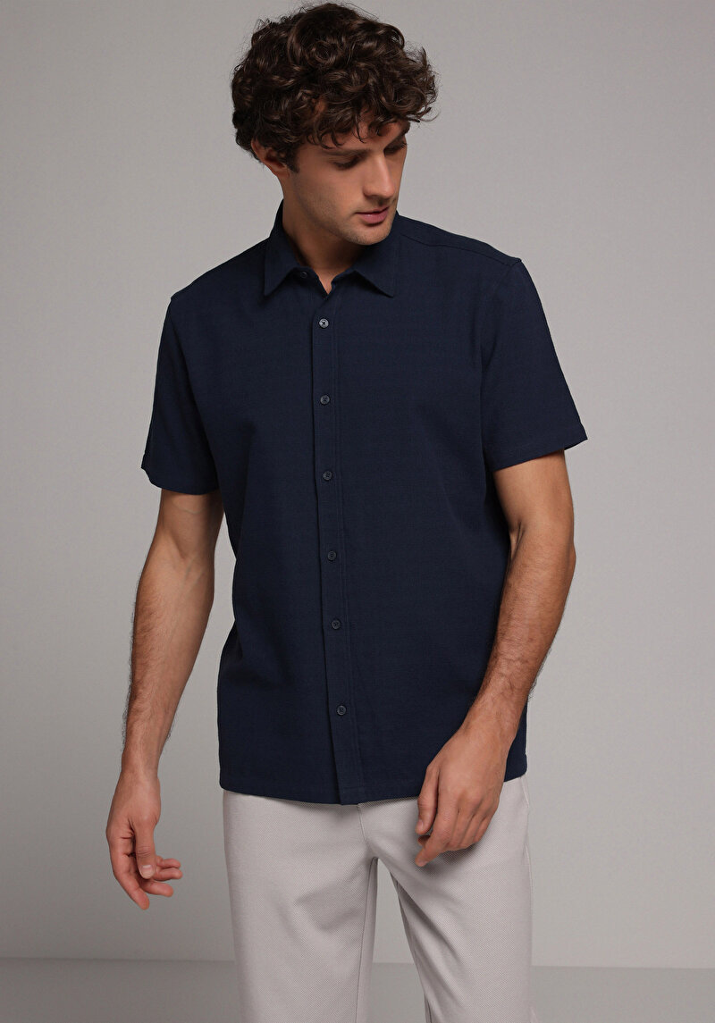 Imagine a Camasa Cu Maneca Scurta De Barbati Albastru Marin Regular Fit Cl1078375