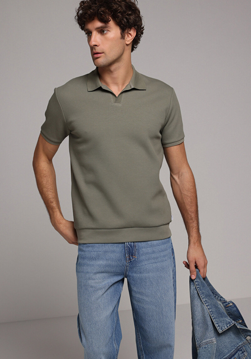 Imagine a Tricou Polo Cu Maneca Scurta De Barbati Kaki Regular Fit Cl1079282