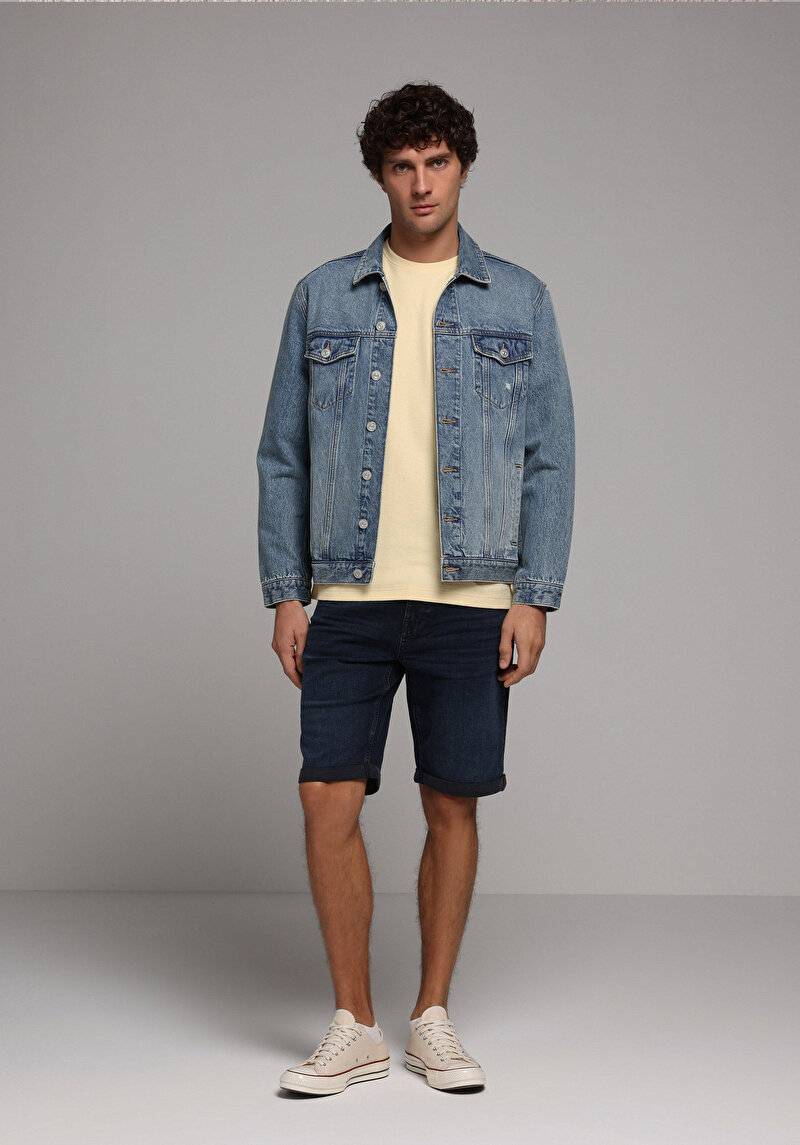 Imagine a Short / Pantaloni Scurti De Barbati Straight Fit 044 Karl Cl1079704