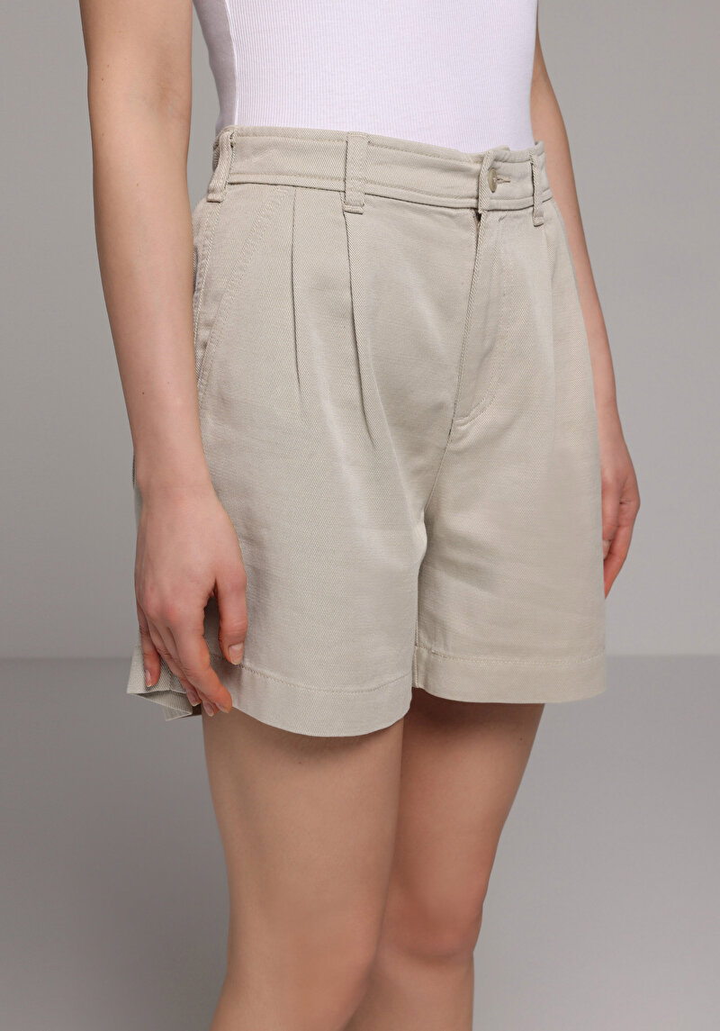 Imagine a Short / Pantaloni Scurti De Dama Alb Regular Fit Cl1079000