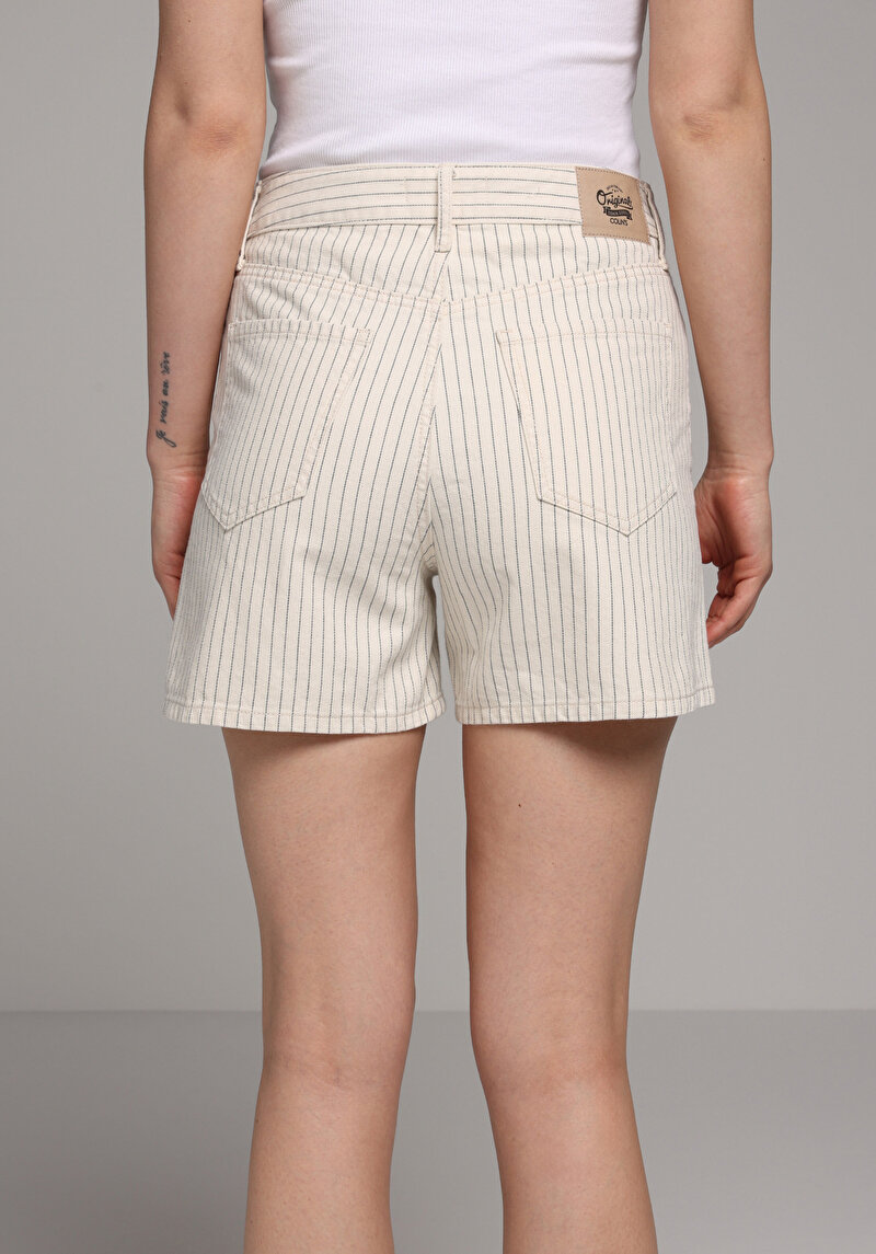 Imagine a Short / Pantaloni Scurti De Dama Mom Fit Cl1081447