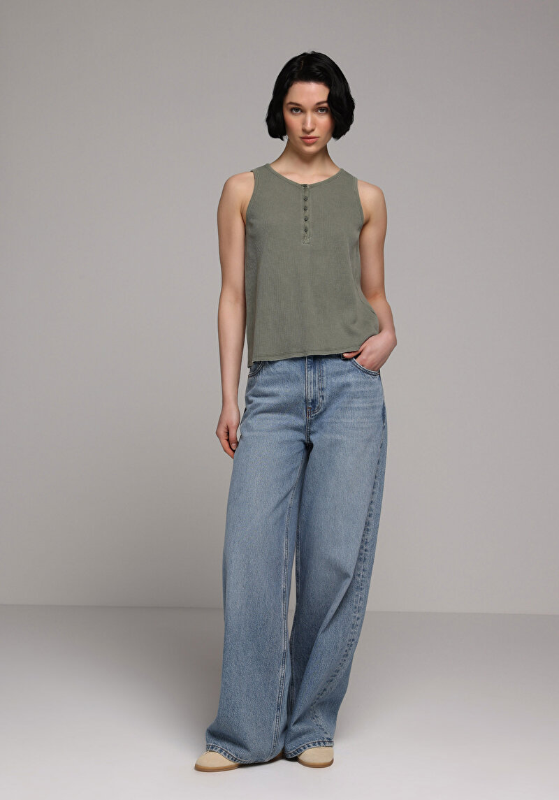 Imagine a Maiou De Dama Kaki Slim Fit  Cl1078866