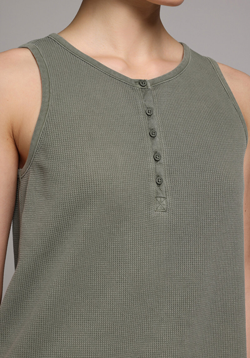 Imagine a Maiou De Dama Kaki Slim Fit Cl1078866