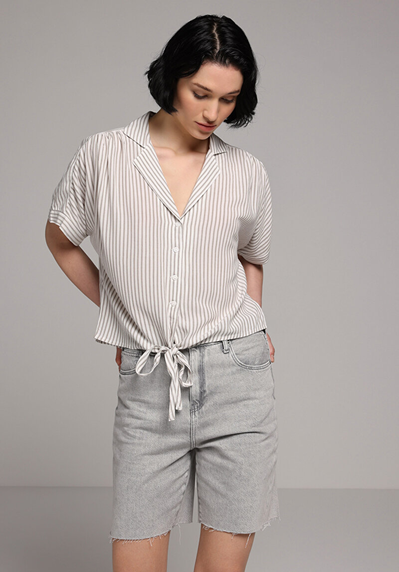 Imagine a Short / Pantaloni Scurti De Dama Regular Fit Cl1081455