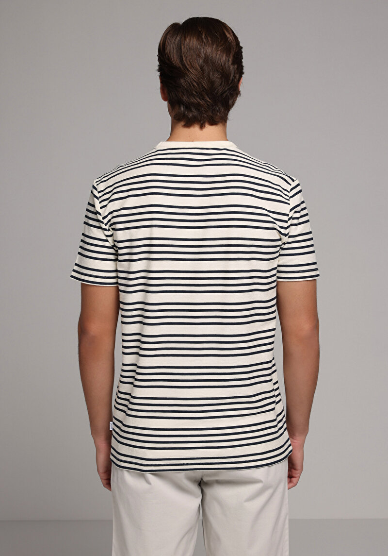 Imagine a Tricou Cu Maneca Scurta De Barbati Albastru Marin Regular Fit  Cl1078512
