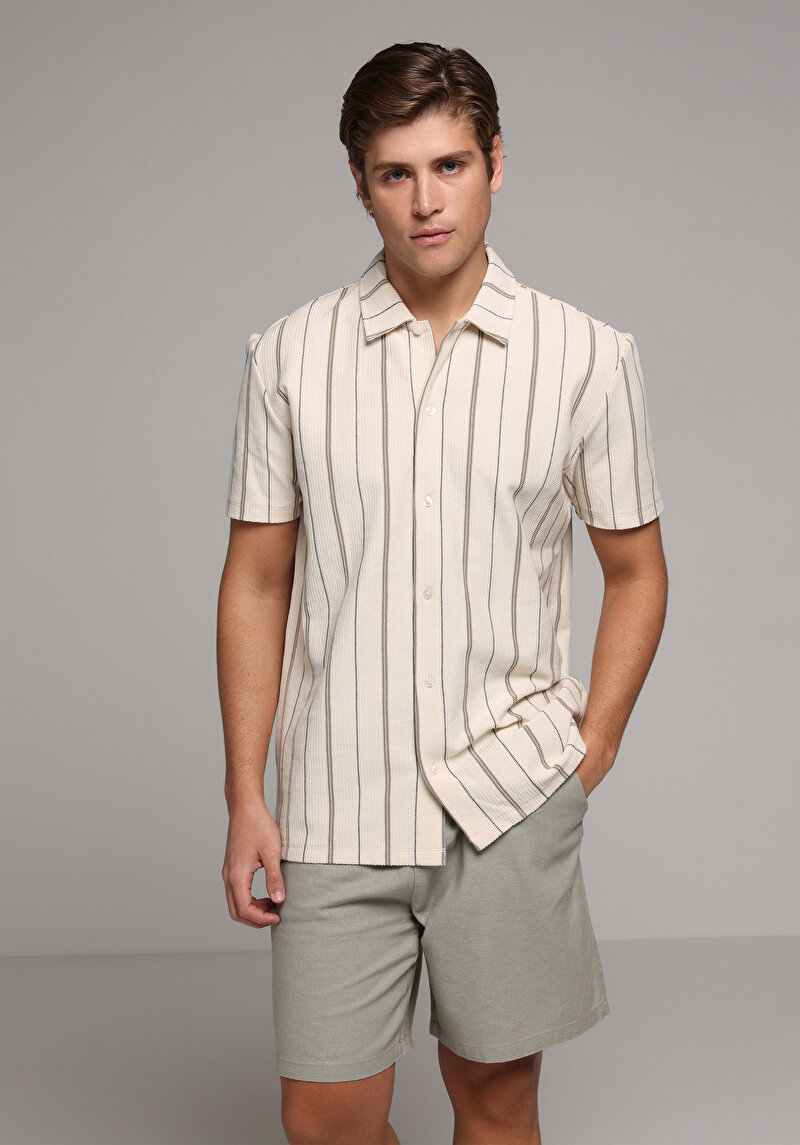 Imagine a Tricou Polo Cu Maneca Scurta De Barbati Ecru Regular Fit  Cl1081010