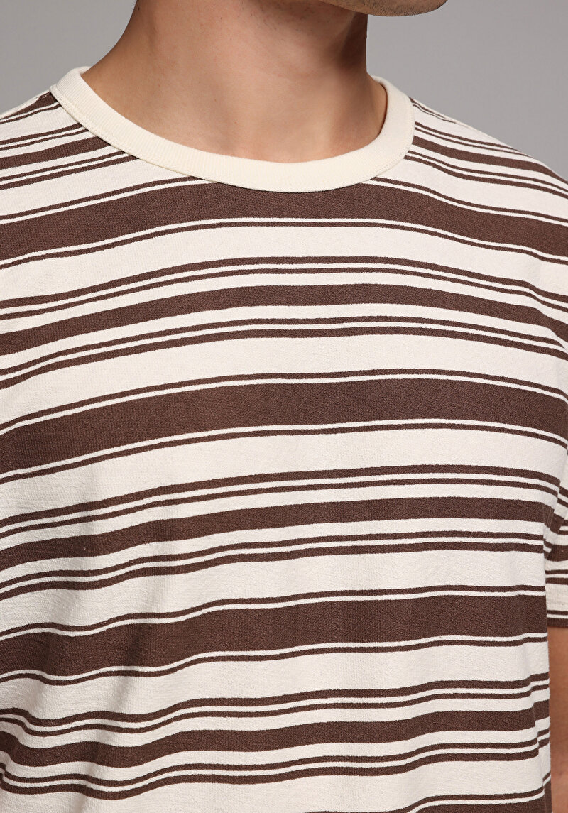 Imagine a Tricou Cu Maneca Scurta De Barbati Maro Regular Fit Cl1078892