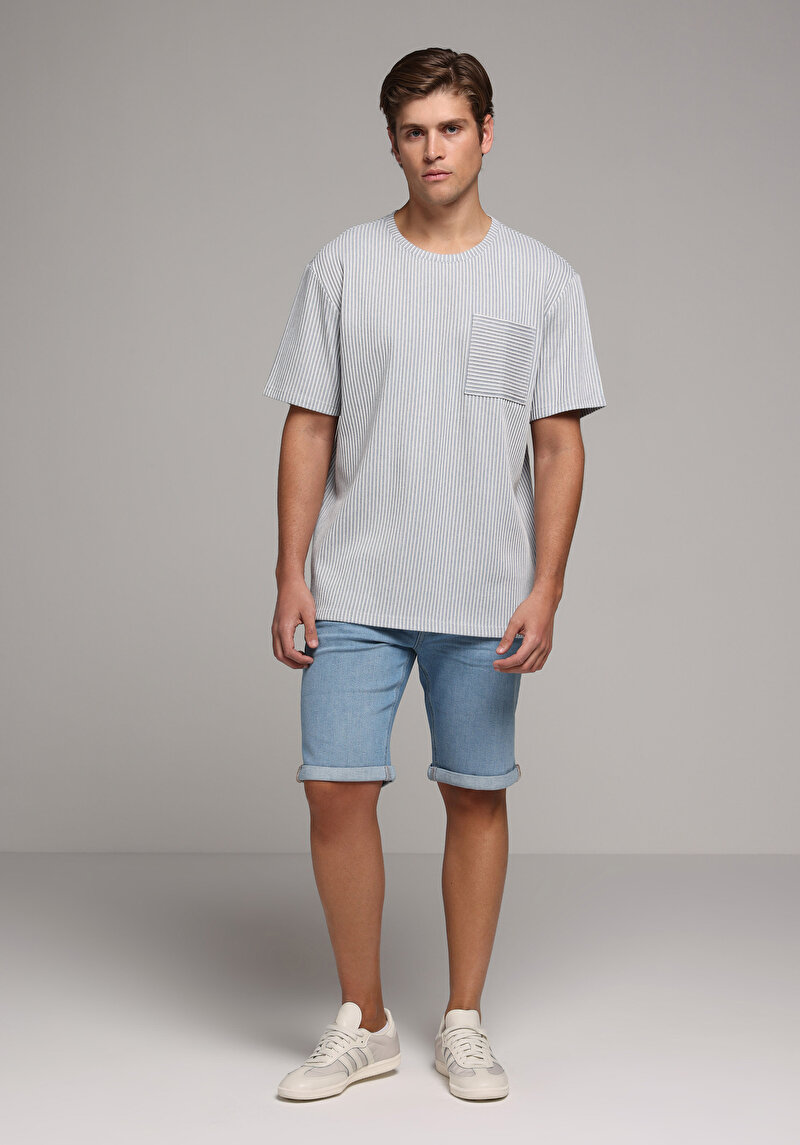 Imagine a Short / Pantaloni Scurti De Barbati Straight Fit 044 Karl Cl1081086