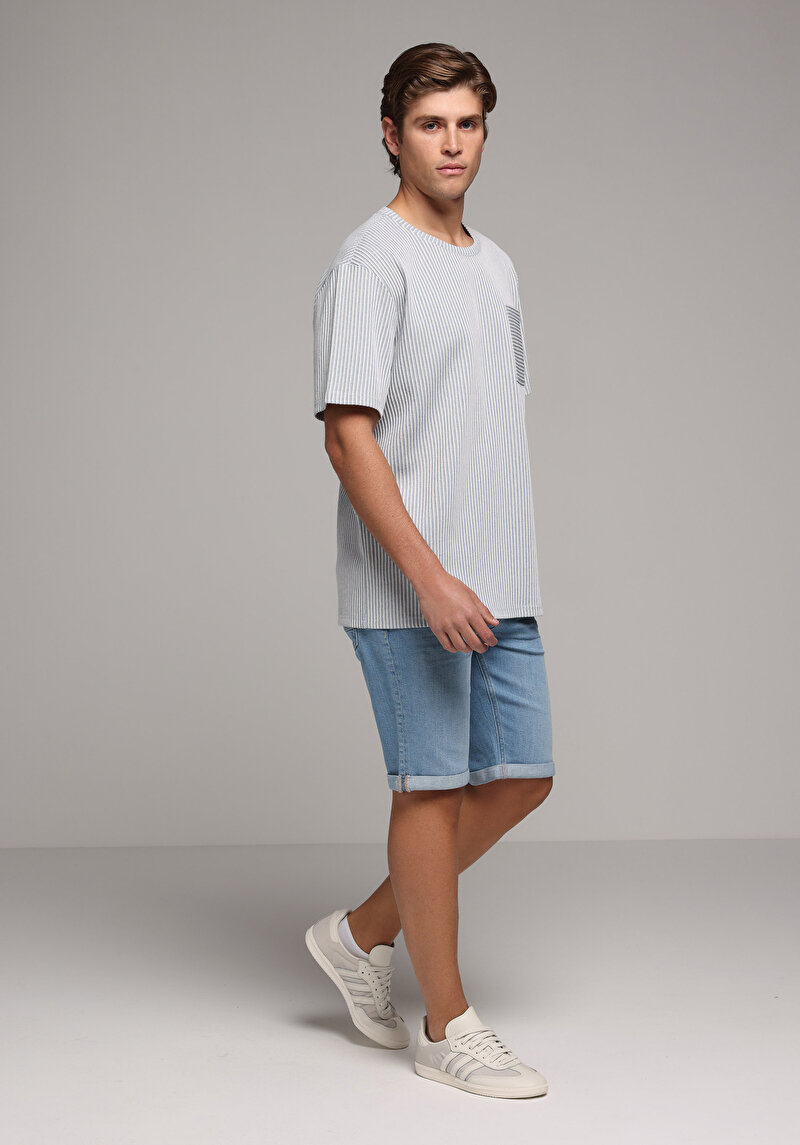 Imagine a Short / Pantaloni Scurti De Barbati Straight Fit 044 Karl Cl1081086
